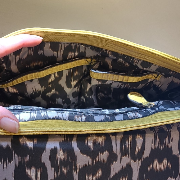 Anne Klein bag w strap, chain, gold accents - Picture 8 of 8